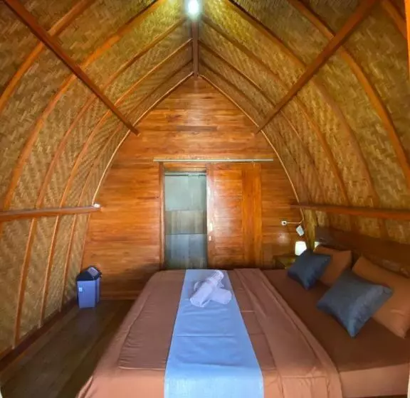 Majatalo D Yoga Bamboo Cabin