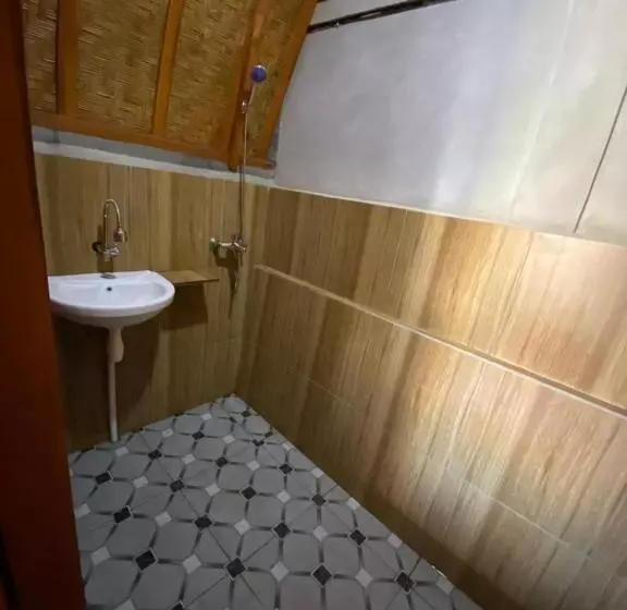 Majatalo D Yoga Bamboo Cabin
