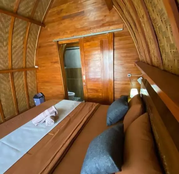 Majatalo D Yoga Bamboo Cabin