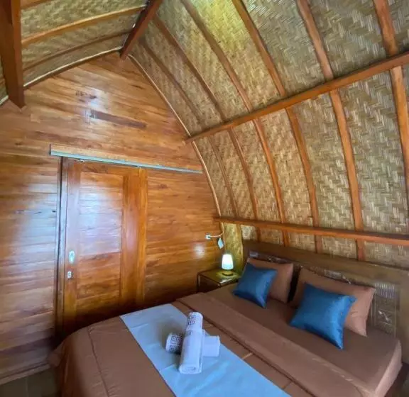 Majatalo D Yoga Bamboo Cabin