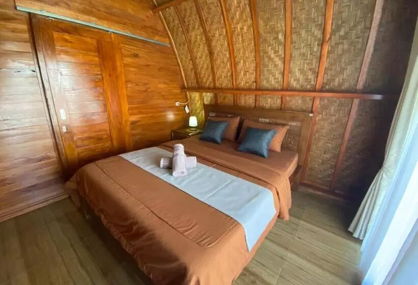 Majatalo D Yoga Bamboo Cabin