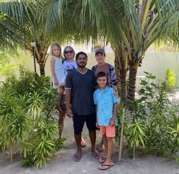 پانسیون Dhonveli Inn, Bandidhoo