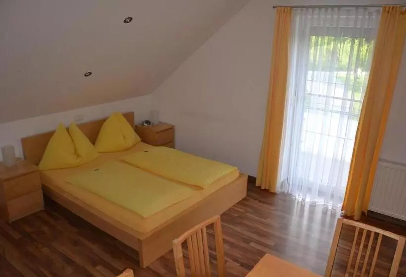 ペンション Gästehaus Waldblick