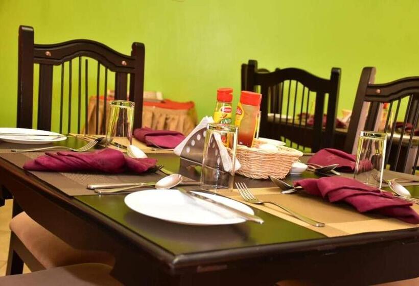 پانسیون Mpeta House