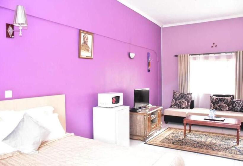 پانسیون Mpeta House