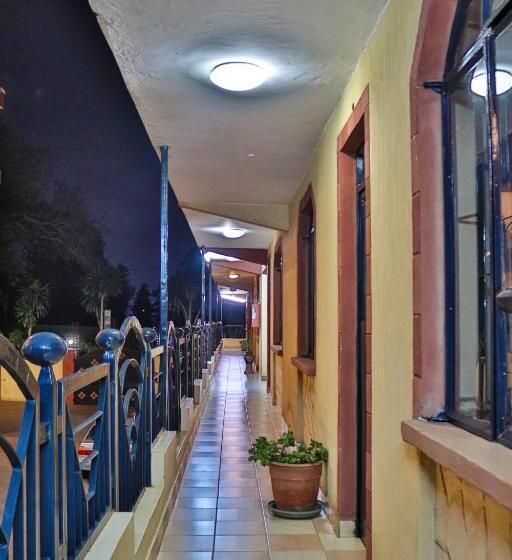 پانسیون Mpeta House