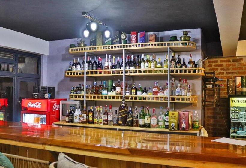 پانسیون Mpeta House