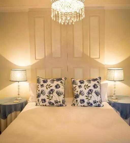 ペンション Silver Linings Guesthouse