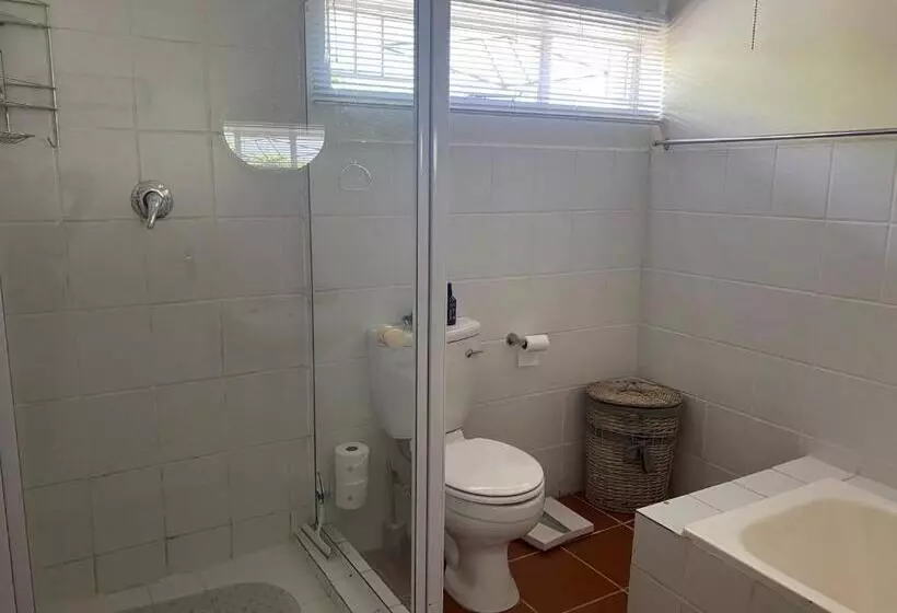 ペンション Silver Linings Guesthouse