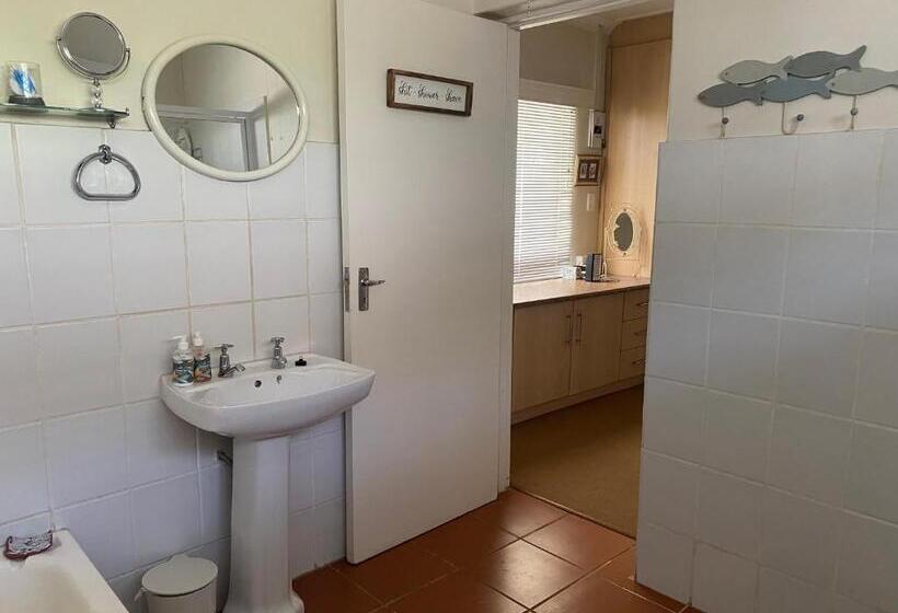 Пансион Silver Linings Guesthouse