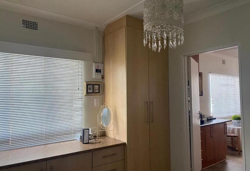 Пансион Silver Linings Guesthouse