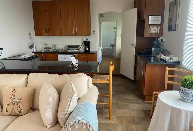 ペンション Silver Linings Guesthouse