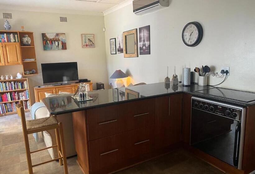 Пансион Silver Linings Guesthouse