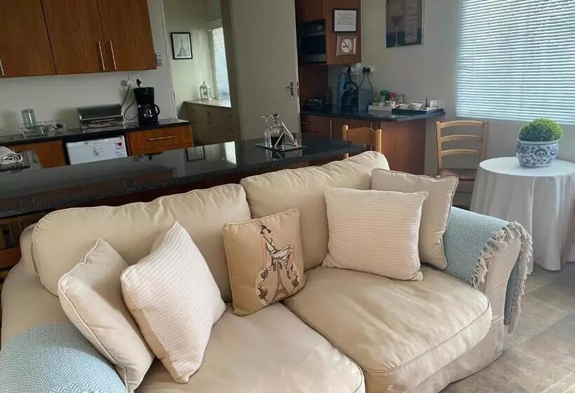 ペンション Silver Linings Guesthouse