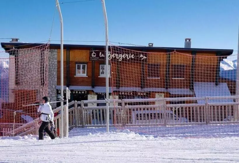 Aamiaismajoitus (B&B) La Bergerie 1700