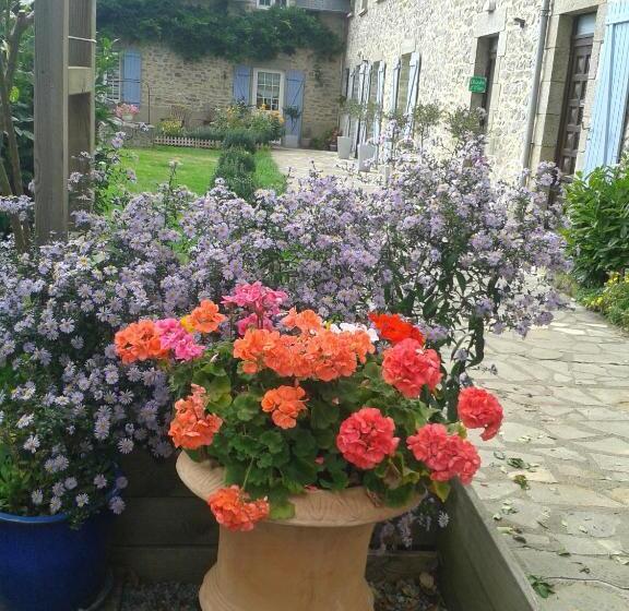 تختخواب و صبحانه La Jumelière Laval Nord