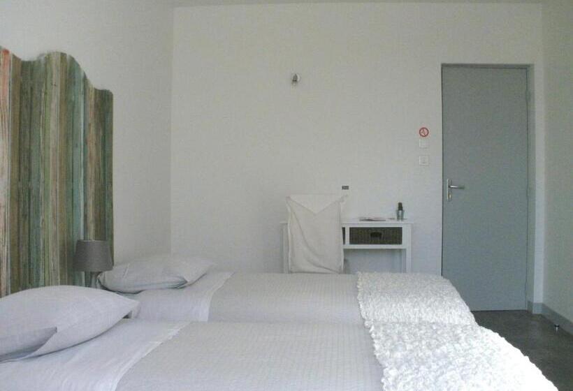 تختخواب و صبحانه La Jumelière Laval Nord