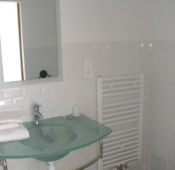 تختخواب و صبحانه La Jumelière Laval Nord