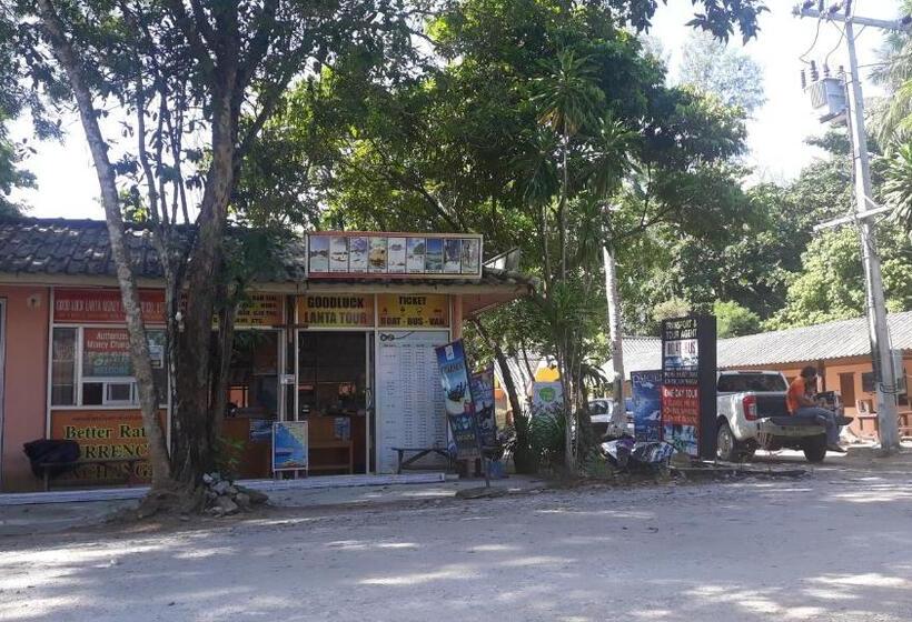 Chill Chill Long Beach Hostel