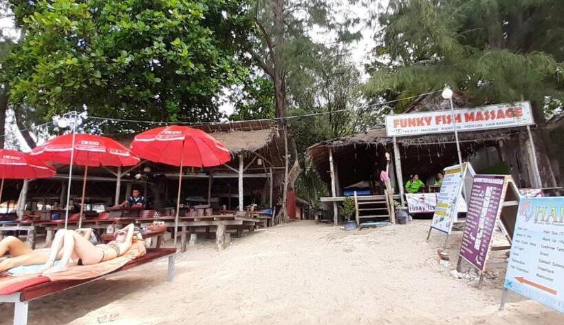 Chill Chill Long Beach Hostel