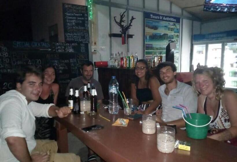 Chill Chill Long Beach Hostel