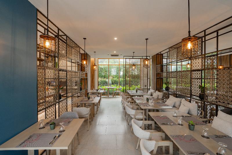 호텔 Bella Nara Phuket Naiyang Beach