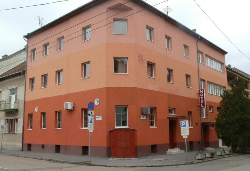 Отель Centrum Szeged