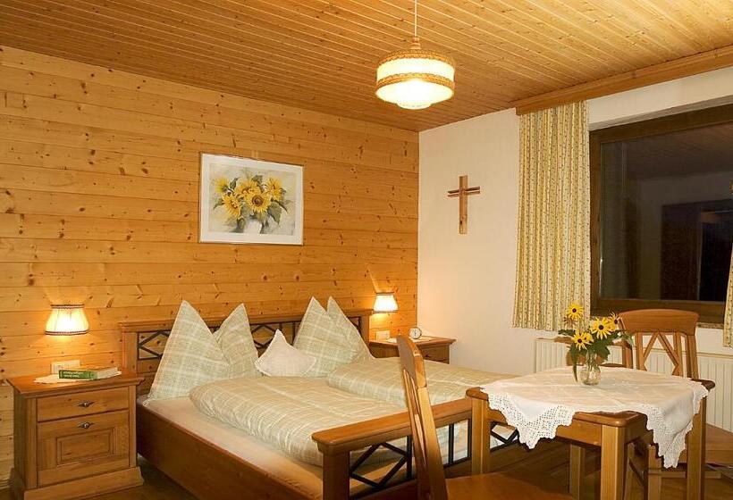 ホテル Kinder Bauernhof Ederbauer