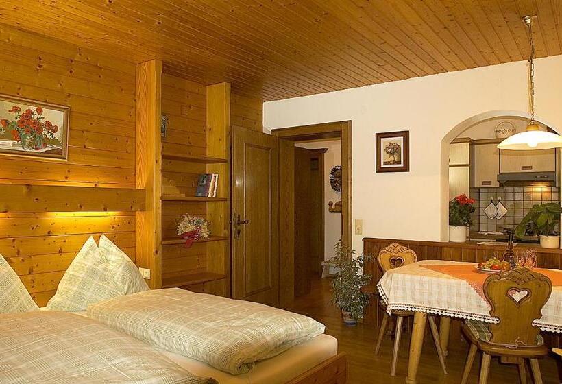 ホテル Kinder Bauernhof Ederbauer