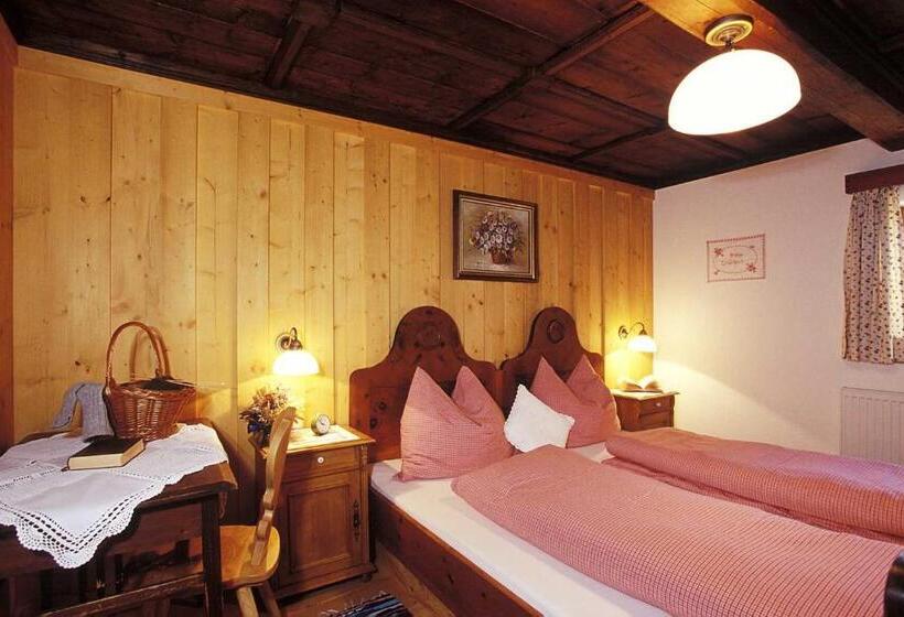 ホテル Kinder Bauernhof Ederbauer