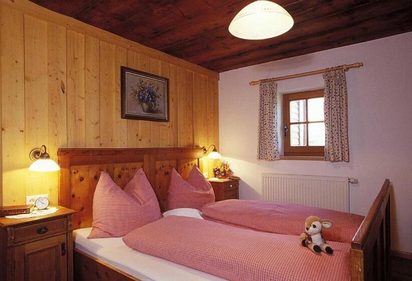 ホテル Kinder Bauernhof Ederbauer