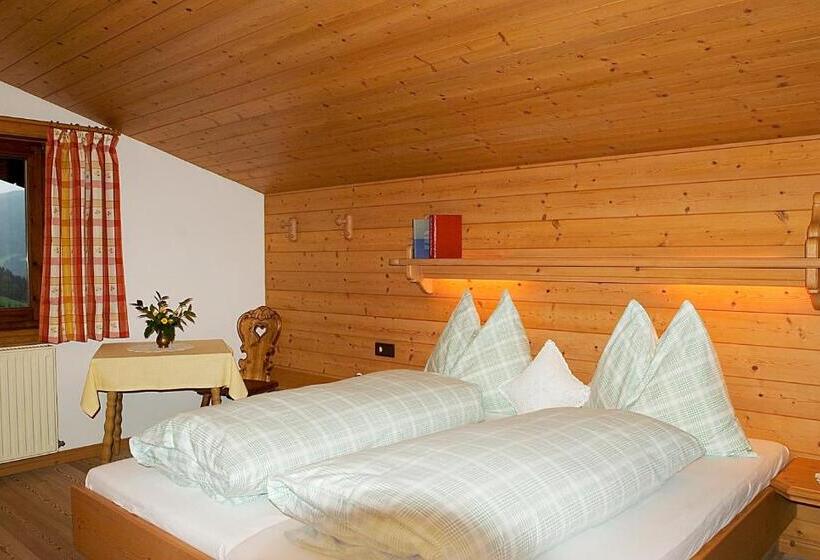 ホテル Kinder Bauernhof Ederbauer