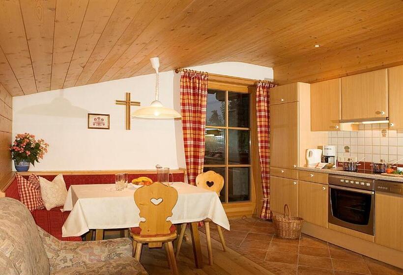 ホテル Kinder Bauernhof Ederbauer