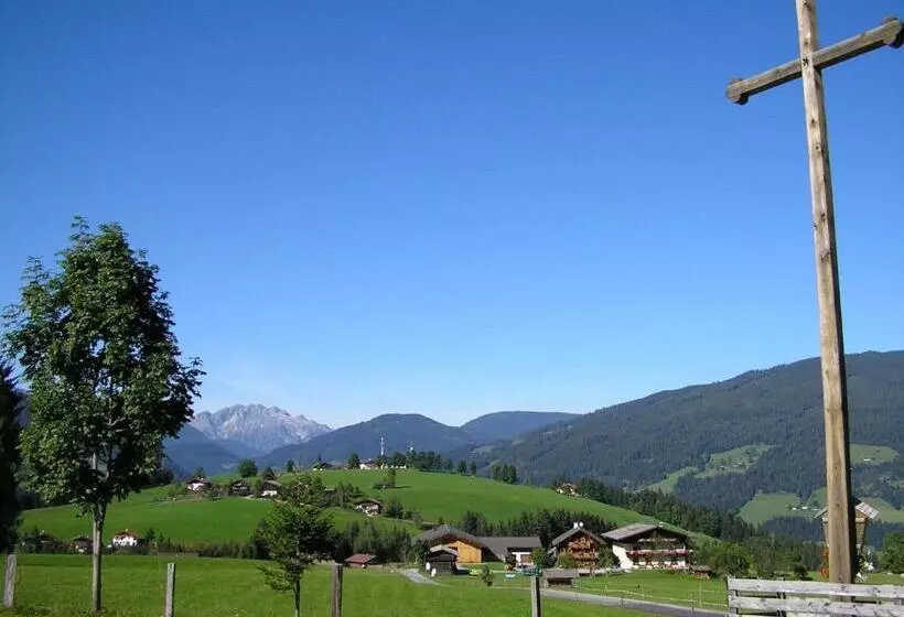 ホテル Kinder Bauernhof Ederbauer