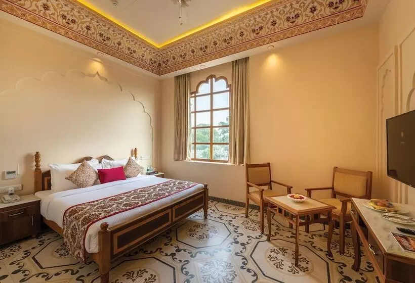 Hotelli R Chandras Palace