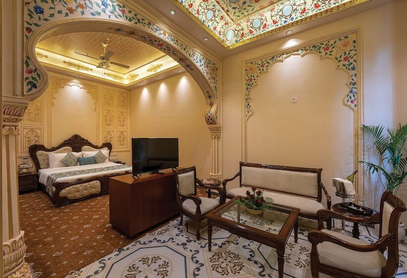 ホテル R Chandras Palace