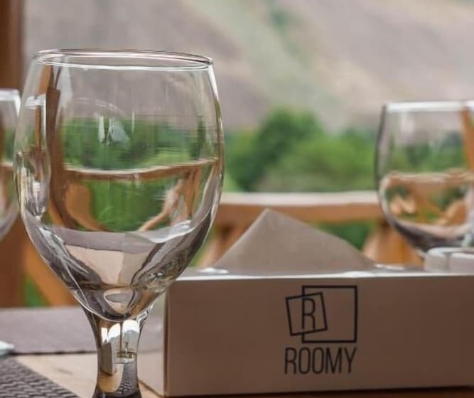 فندق Roomy Hindukush Sarai