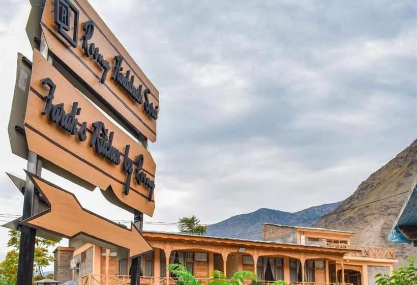 فندق Roomy Hindukush Sarai