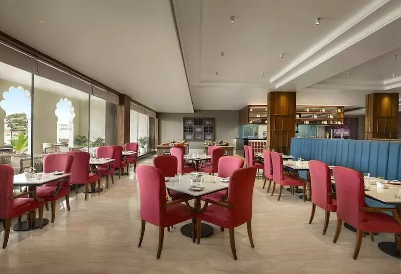 Hotelli Uday Palace Navsari, A Member Of Radisson Individuals