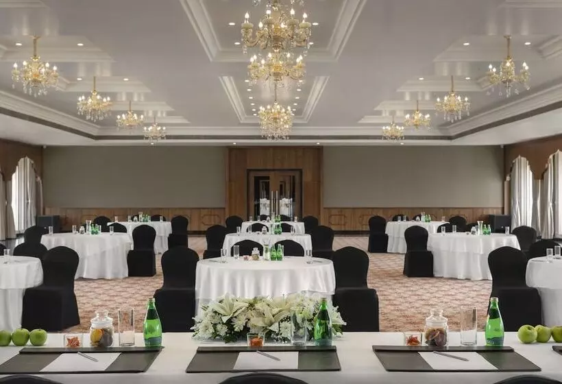 Hotelli Uday Palace Navsari, A Member Of Radisson Individuals