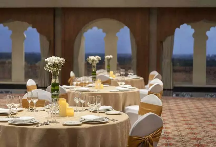 Hotelli Uday Palace Navsari, A Member Of Radisson Individuals