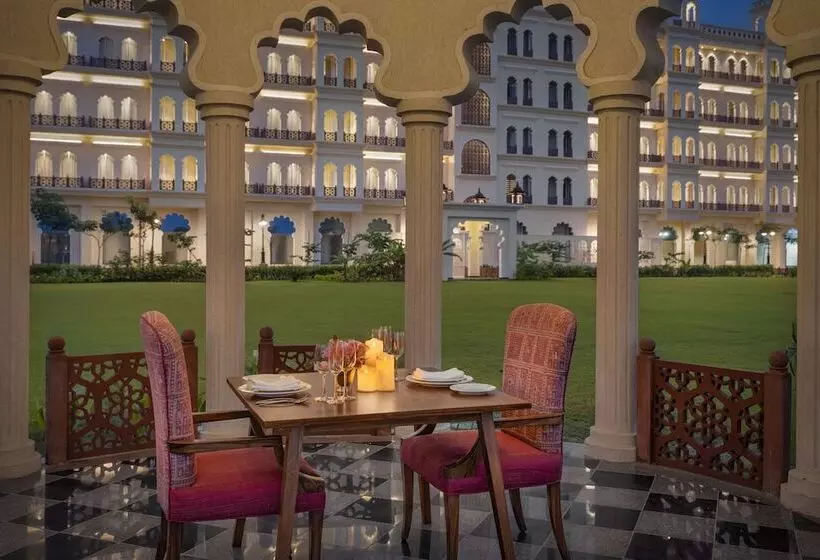 Hotelli Uday Palace Navsari, A Member Of Radisson Individuals