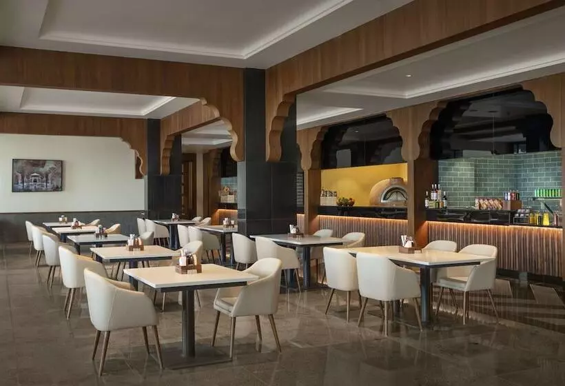 Hotelli Uday Palace Navsari, A Member Of Radisson Individuals