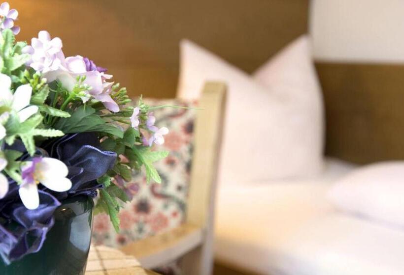 פנסיון Garni Val Sinestra