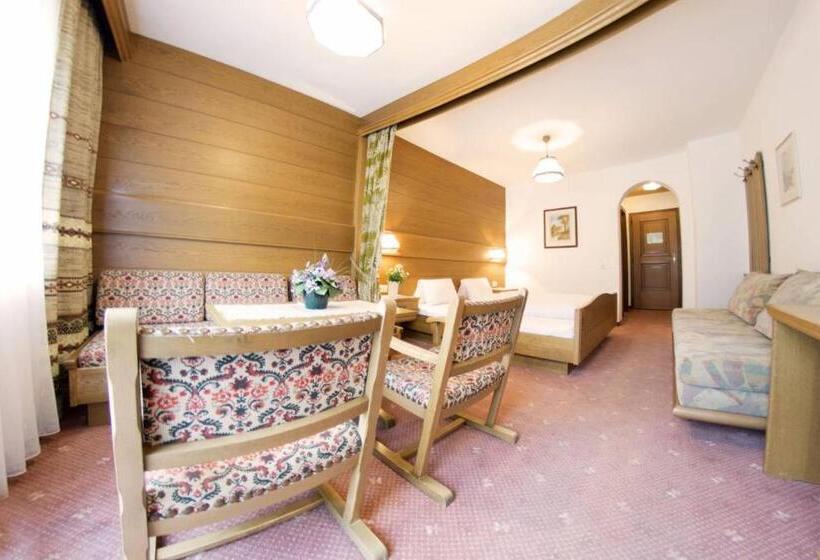 פנסיון Garni Val Sinestra