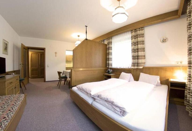 פנסיון Garni Val Sinestra