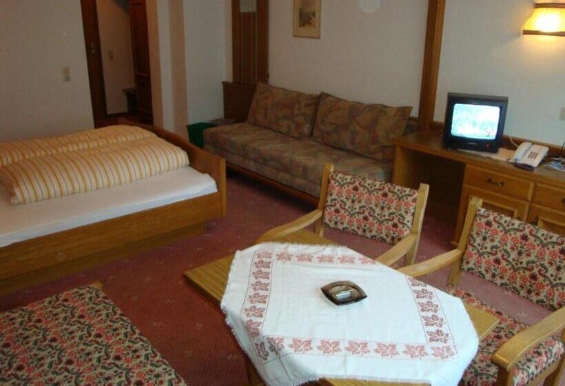 פנסיון Garni Val Sinestra