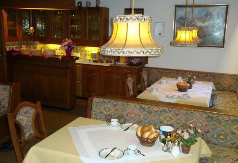 פנסיון Garni Val Sinestra