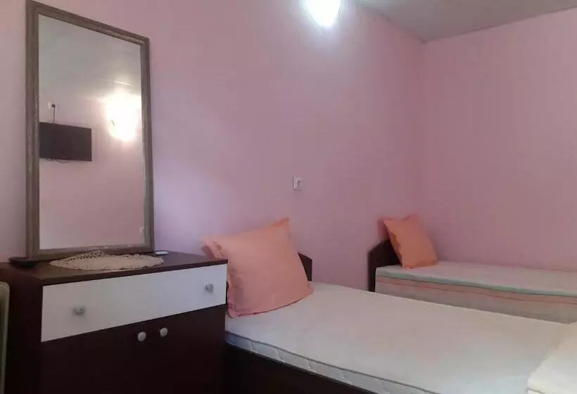 Majatalo Guest House Edelvais