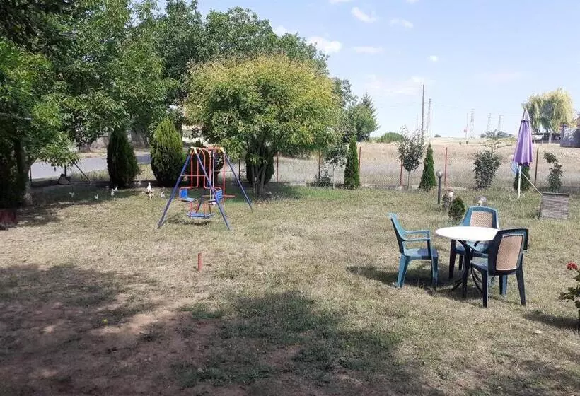 Majatalo Guest House Edelvais